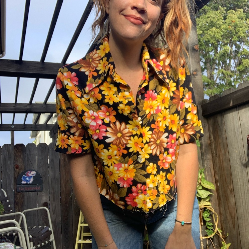 Vintage floral print women’s crop blouse